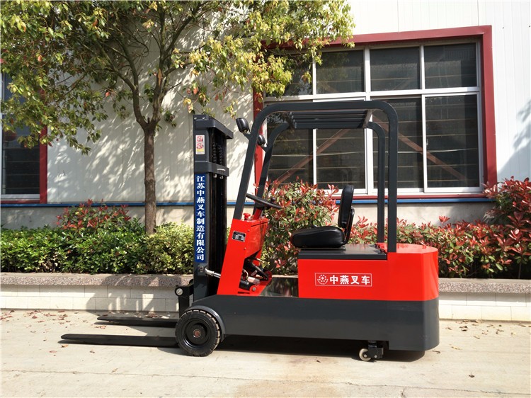 中燕 三支點(diǎn)平衡重座駕式全電動(dòng)堆高車(chē) 電動(dòng)升降叉車(chē)