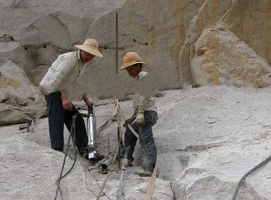 高科技智能混凝土拆除設(shè)備出售