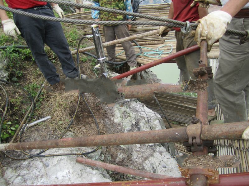 泰州巖石液壓分裂機(jī) 石頭劈開設(shè)備