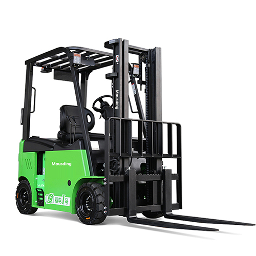 四支點(diǎn)鋰電池叉車(chē)1