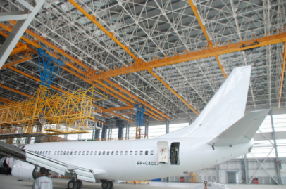 重慶沙家壩起重機(jī)廠家—飛機(jī)維修大跨度多支點(diǎn)起重機(jī)