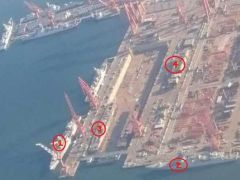 大連造船廠干船塢又有新變化 首批8艘055艦同時(shí)開建！