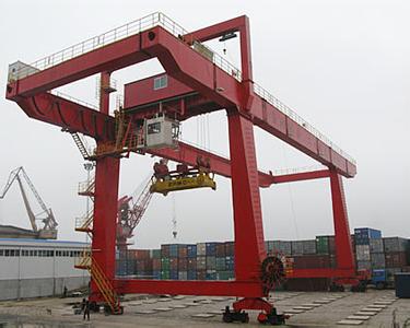 龍門(mén)起重機(jī)集裝箱