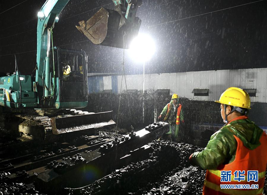 （經濟）（1）合肥：夜戰(zhàn)重點工程