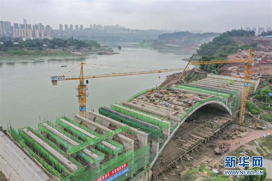 （社會）（1）重慶嘉陵江磁井段防洪護岸綜合整治工程三標(biāo)段加緊施工