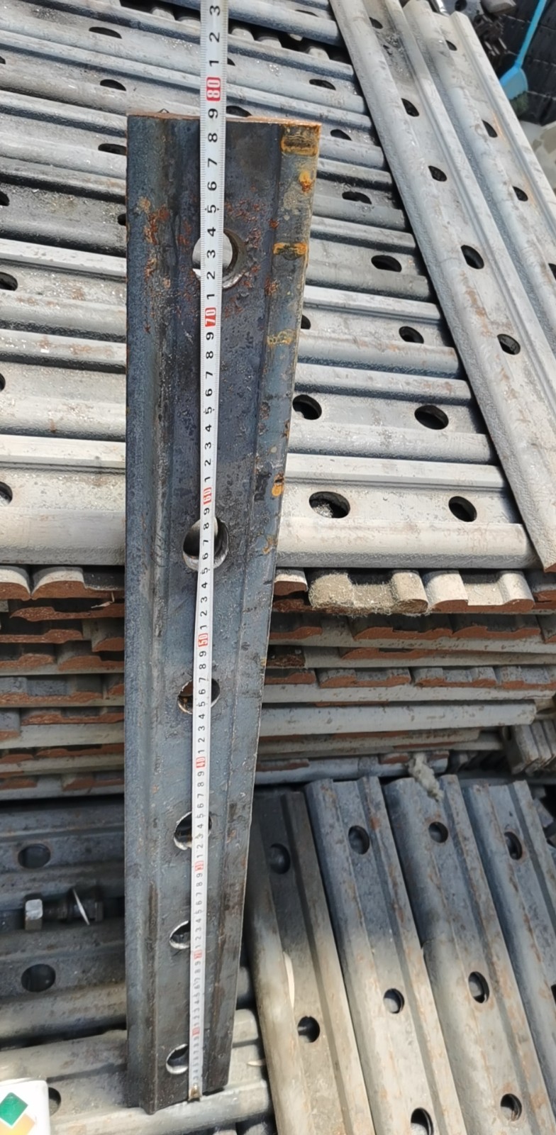 買(mǎi)軌道配件找專(zhuān)業(yè)廠(chǎng)家宏鑫道軌壓板夾板