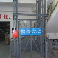 重慶起重機(jī)-液壓升降貨梯
