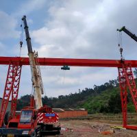 湖北省宜昌市遠(yuǎn)安縣龍門吊，行吊，門式起重機(jī)