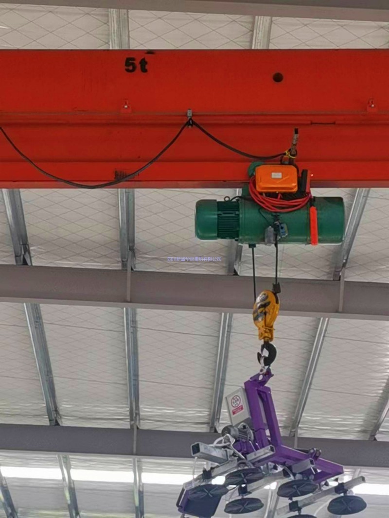 成都起重機(jī)，四川新盛華起重機(jī)有限公司