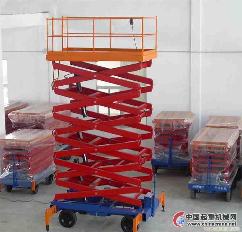 佛山起重機移動式升降平臺13925969620