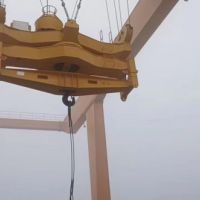 旋轉(zhuǎn)過(guò)渡上架及吊鉤橫梁組合使用